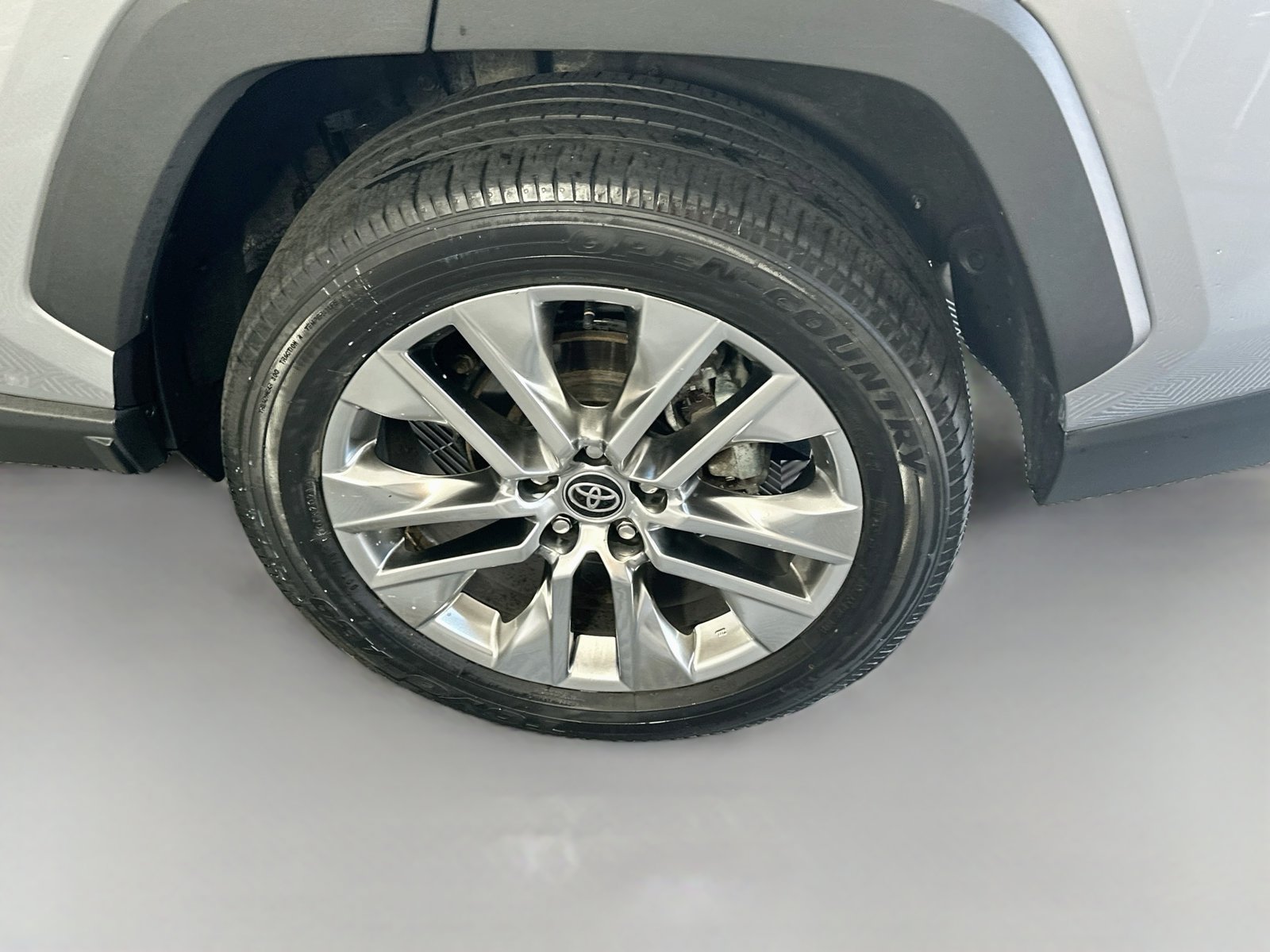 Used 2021 Toyota RAV4 XLE Premium AWD/4WD image 30