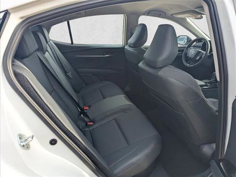 Used 2026 Toyota Camry XLE image 18