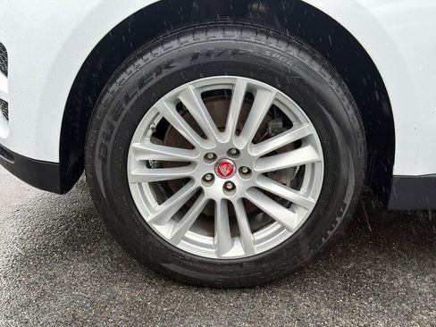 Used 2020 Jaguar F-PACE Prestige image 9