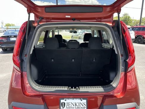 Used 2022 Kia Soul LX FWD image 19