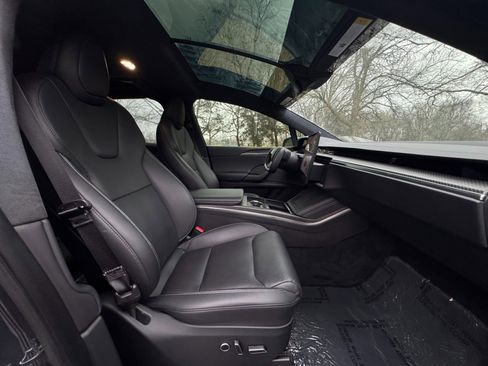 Used 2023 Tesla Model X Plaid image 34