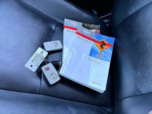 Used 2010 Toyota 4Runner Limited image 14