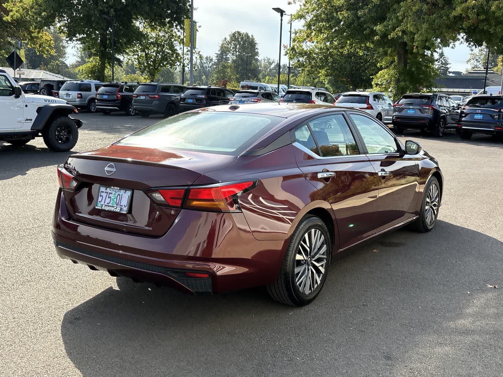 Used 2025 Nissan Altima 2.5 SV FWD image 5