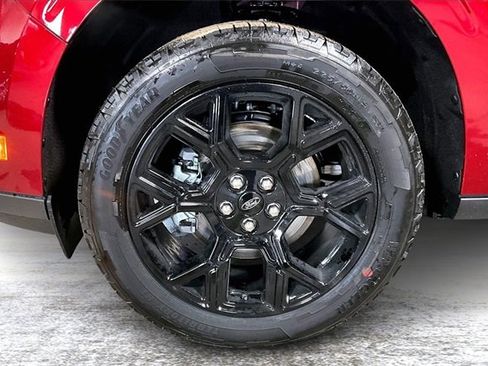 New 2025 Ford Maverick XLT w/ XLT Luxury Package image 13