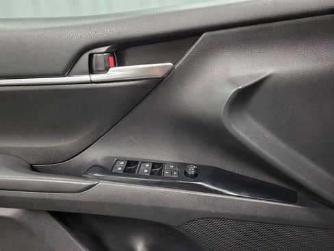 Used 2019 Toyota Camry LE image 21