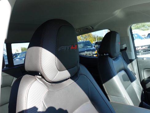 Used 2022 GMC Canyon AT4 image 37