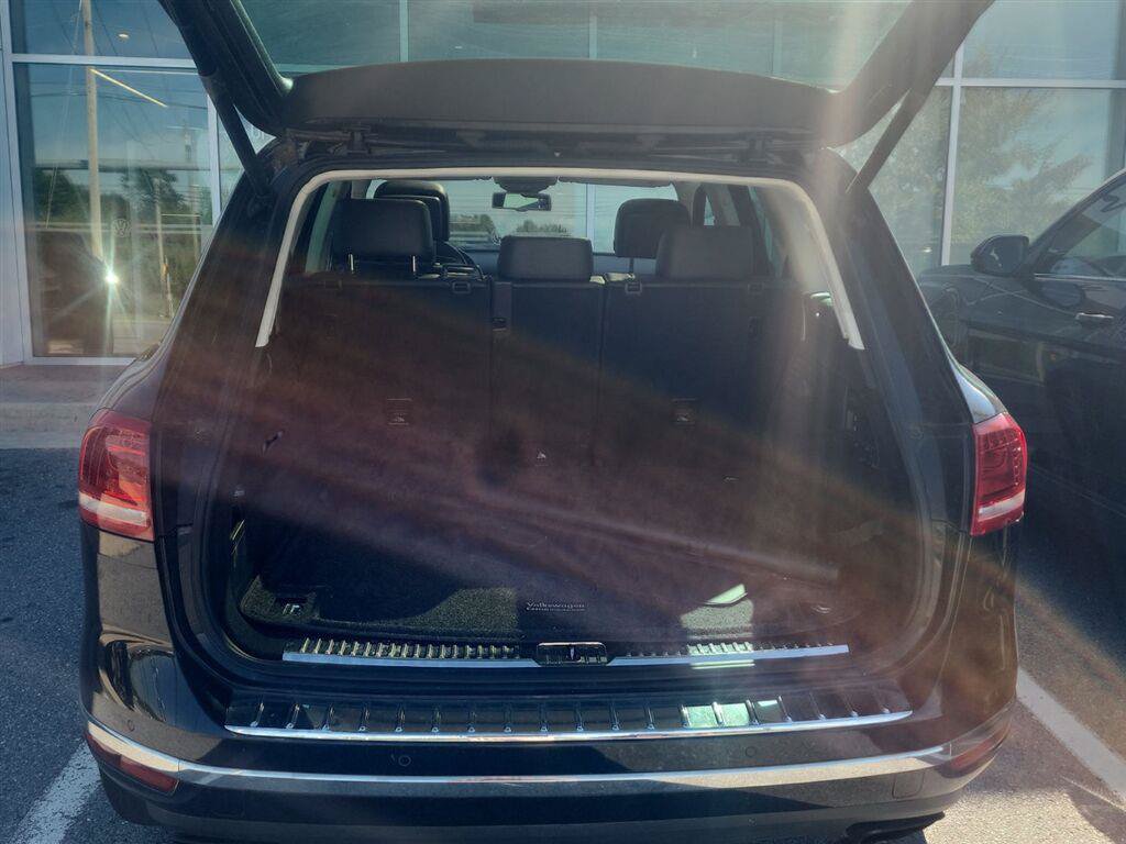 Used 2016 Volkswagen Touareg VR6 AWD/4WD image 31