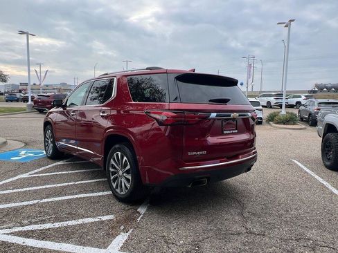 Used 2023 Chevrolet Traverse Premier image 3