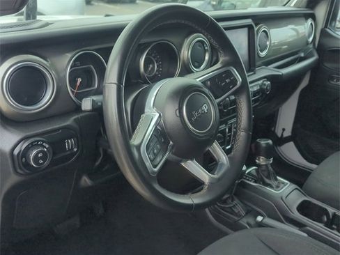 Certified 2023 Jeep Gladiator Overland image 12