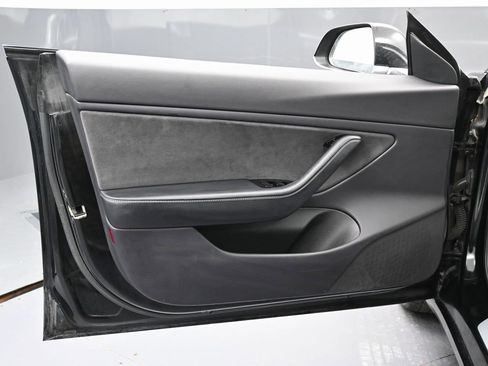 Used 2019 Tesla Model 3 Standard Range Plus image 42