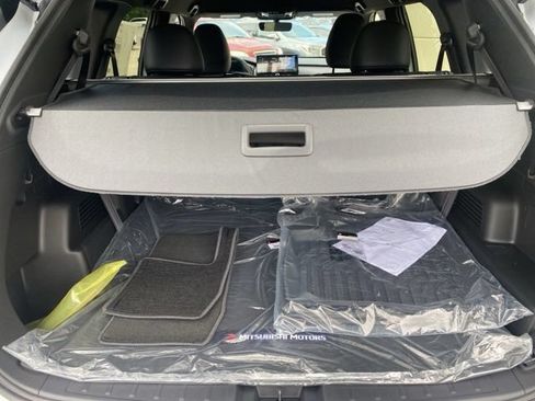 New 2026 Mitsubishi Outlander LE FWD image 32