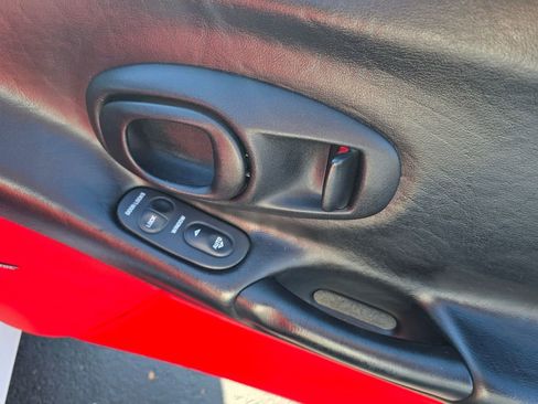 Used 2004 Chevrolet Corvette Coupe w/ Preferred Equipment Group image 35