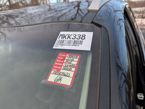 Used 2016 Kia Sorento LX image 28