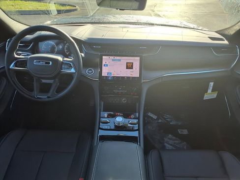 New 2025 Jeep Grand Cherokee Overland w/ Adv Protech Group III image 9