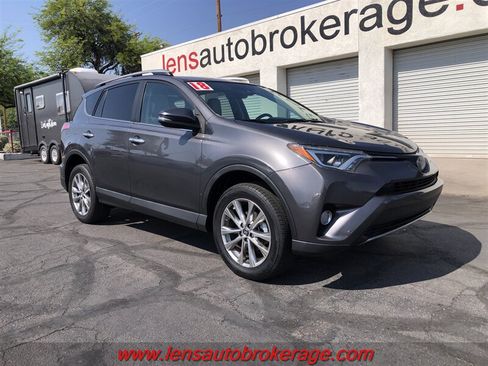 Used 2018 Toyota RAV4 Limited FWD image 2