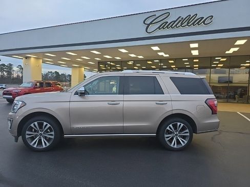 Used 2020 Ford Expedition Platinum image 2