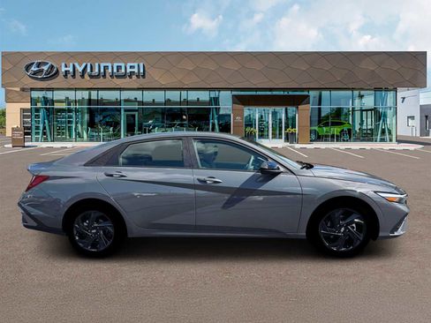 New 2026 Hyundai Elantra Sport FWD image 9