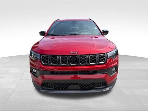 Used 2026 Jeep Compass Latitude AWD/4WD image 2