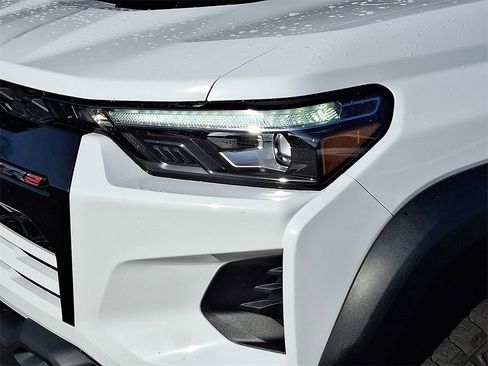 Used 2023 Chevrolet Colorado ZR2 w/ ZR2 Convenience Package III image 9