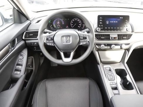 Used 2020 Honda Accord Hybrid image 16