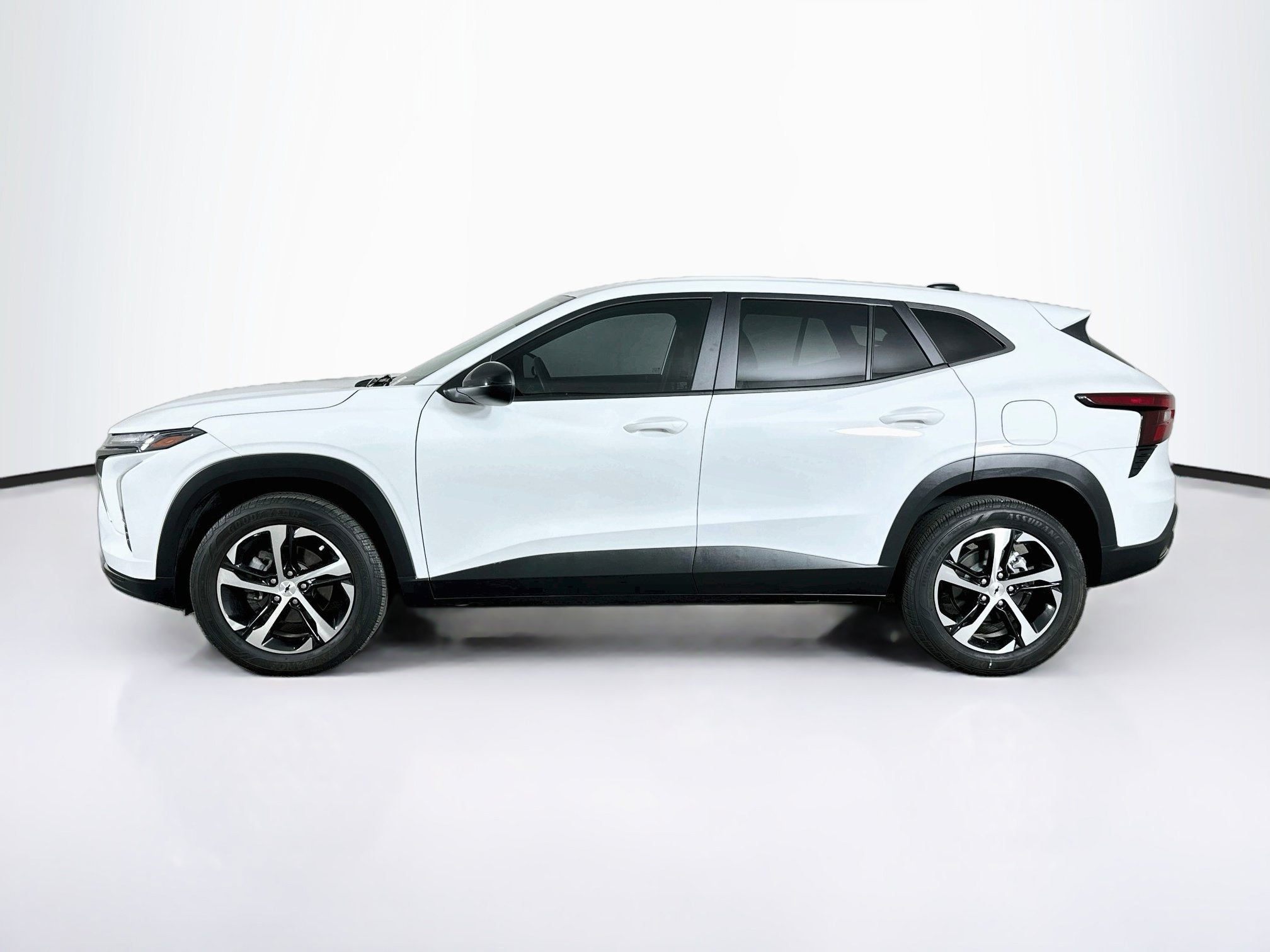Used 2025 Chevrolet Trax RS w/ Driver Confidence Package FWD image 4