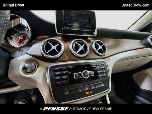 Used 2015 Mercedes-Benz GLA 250 image 8