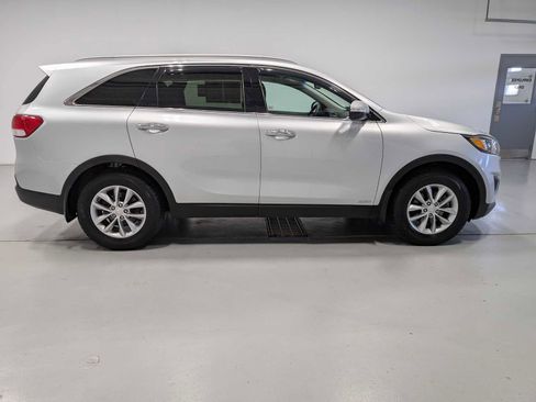 Used 2016 Kia Sorento LX AWD/4WD image 7