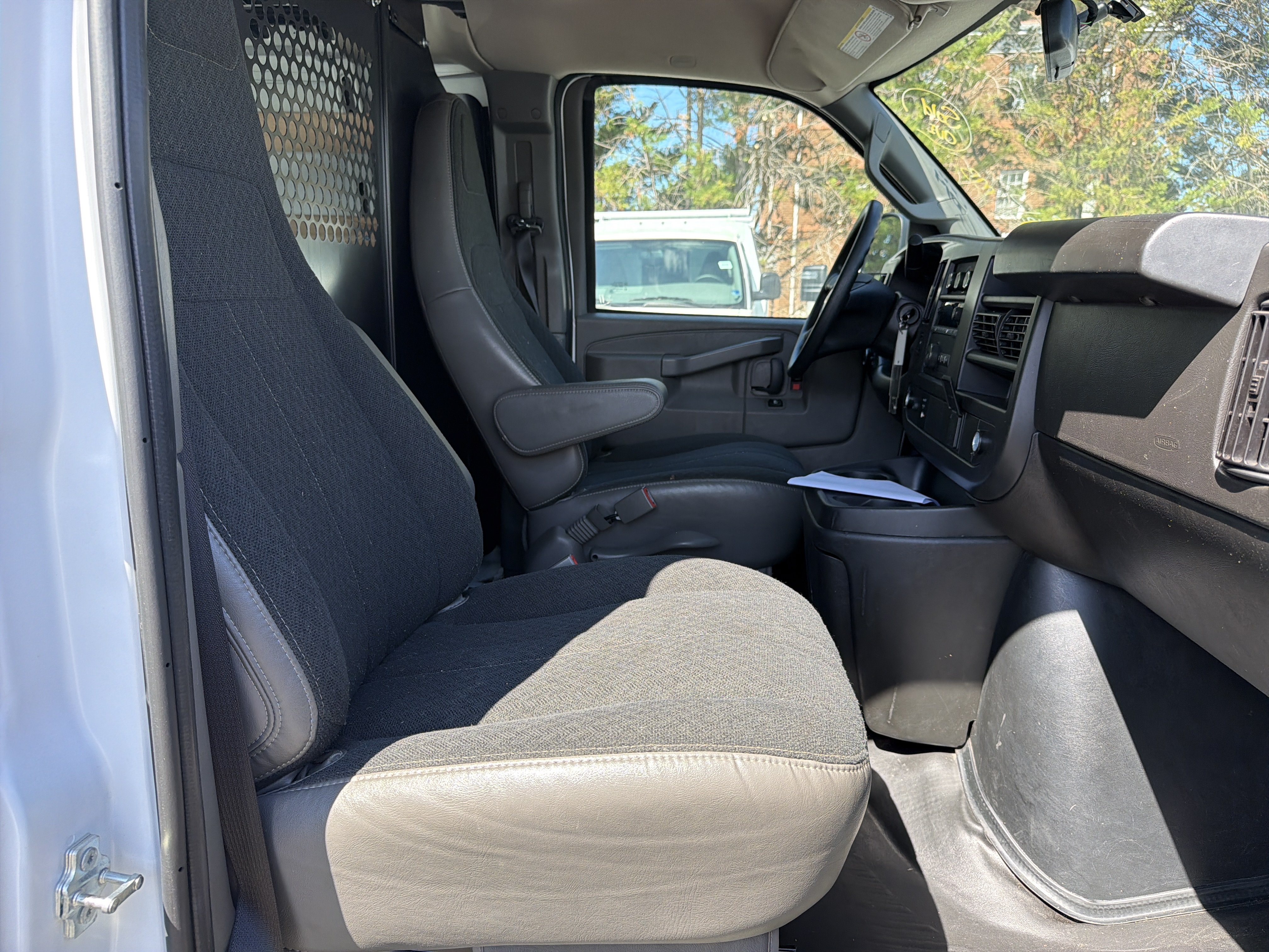 Used 2025 Chevrolet Express 2500 w/ Driver Convenience Package RWD image 34