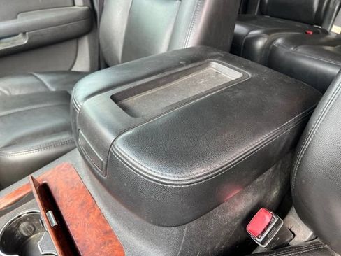 Used 2007 Chevrolet Tahoe LTZ w/ LTZ Preferred Equipment Group AWD/4WD image 26