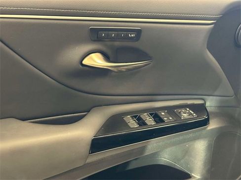 Certified 2024 Lexus ES 250 250 image 17
