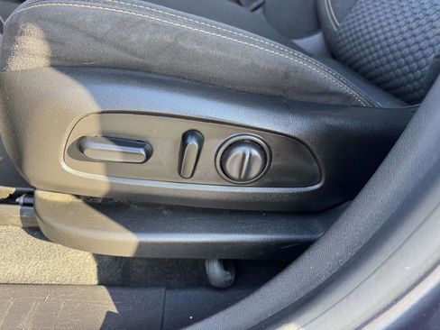 Used 2019 GMC Terrain SLE w/ Driver Convenience Package image 19