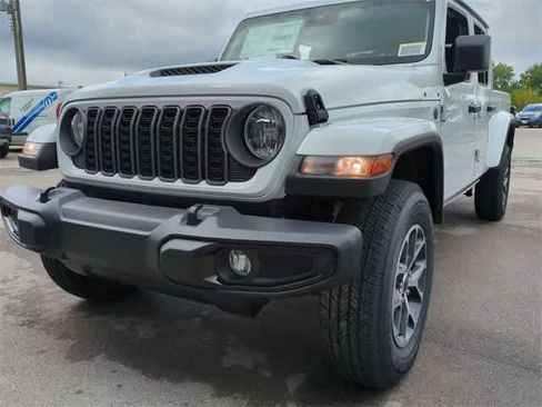 New 2025 Jeep Gladiator Sport image 11
