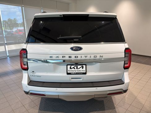 Used 2022 Ford Expedition Limited AWD/4WD image 4