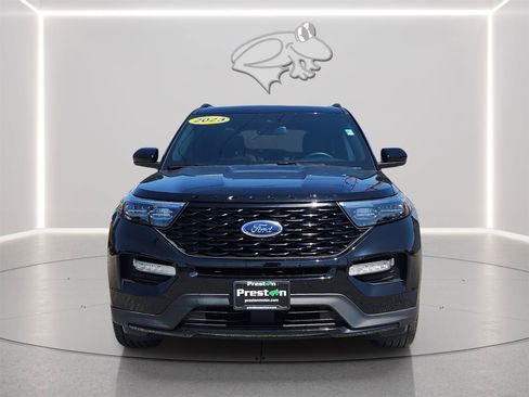 Used 2023 Ford Explorer XLT AWD/4WD image 7