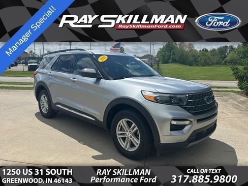 Certified 2024 Ford Explorer XLT w/ Equipment Group 202A AWD/4WD image 1