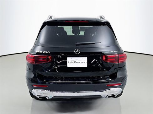 Used 2025 Mercedes-Benz GLB 250 4MATIC image 6