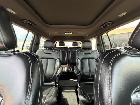 Used 2024 Jeep Grand Cherokee L Limited w/ Luxury Tech Group II image 31