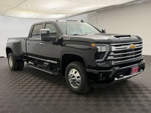 Used 2024 Chevrolet Silverado 3500 High Country w/ Technology Package AWD/4WD image 7
