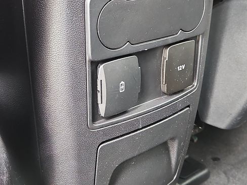 Certified 2022 Ford Explorer XLT w/ Equipment Group 202A image 12