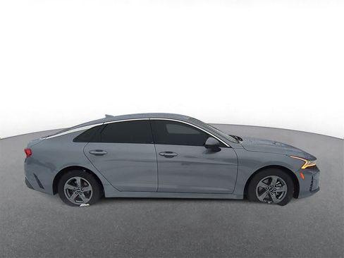 Used 2022 Kia K5 LXS image 9