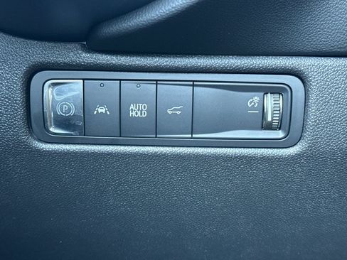 Used 2024 Chevrolet Equinox EV LT FWD image 37