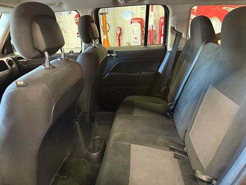 Used 2015 Jeep Patriot Latitude FWD image 20