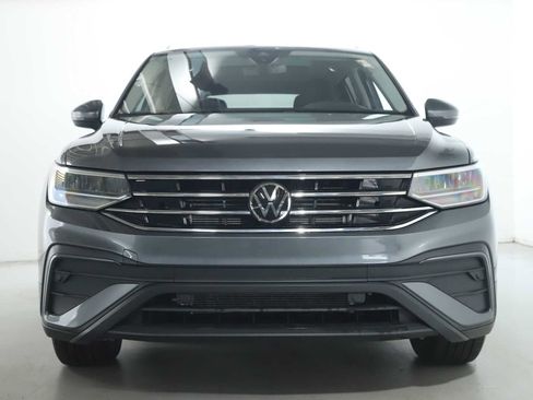 Certified 2024 Volkswagen Tiguan SE w/ Panoramic Sunroof Package AWD/4WD image 5
