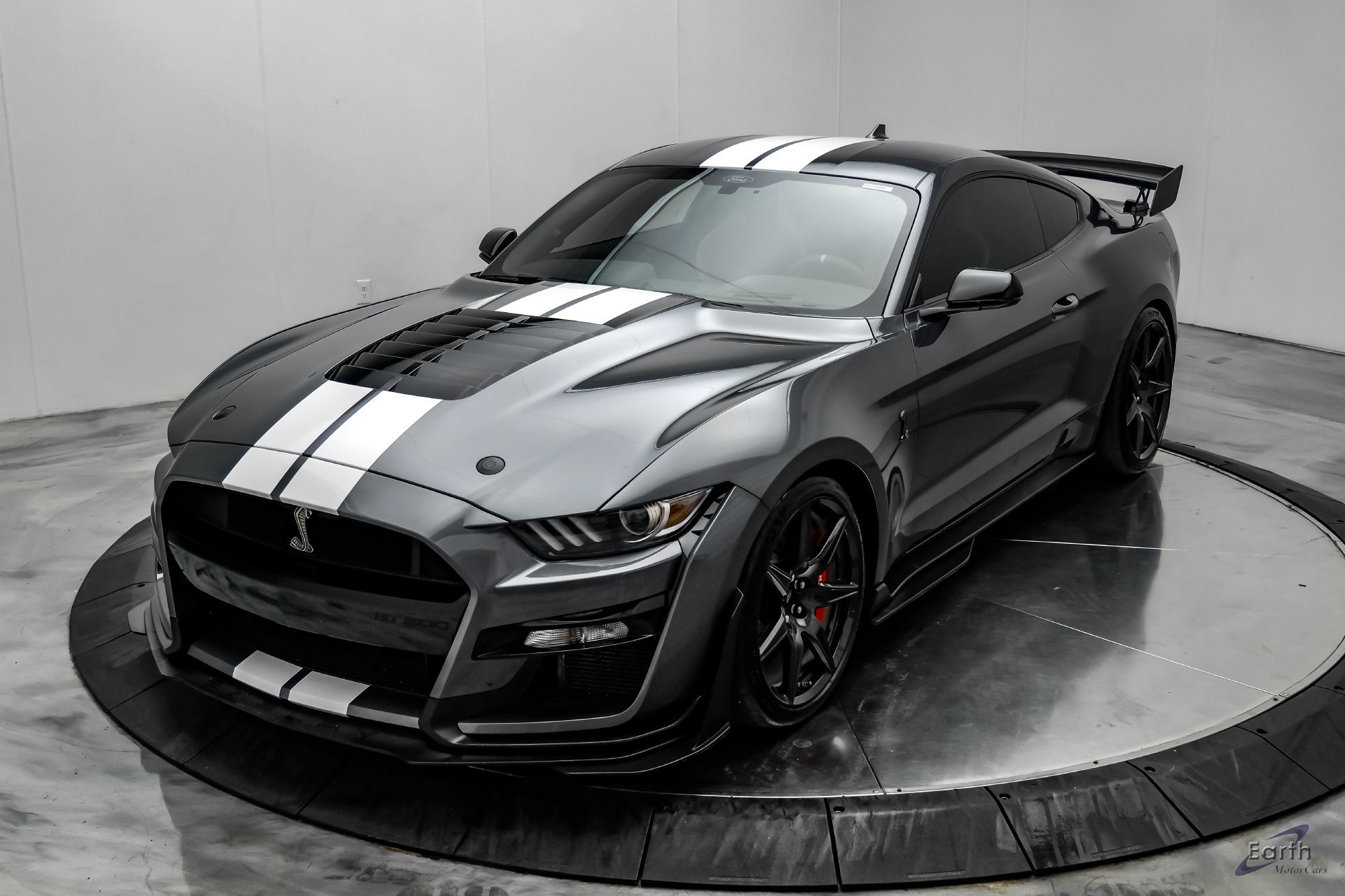 Used 2021 Ford Mustang Shelby GT500 w/ Carbon Fiber Track Pack RWD image 7