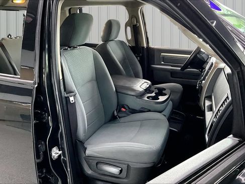 Used 2017 RAM 1500 Classic SLT AWD/4WD image 26