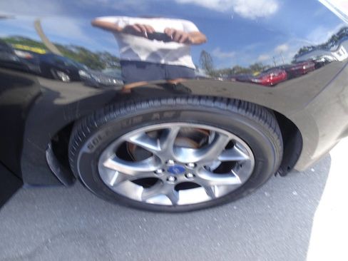 Used 2014 Ford Focus SE w/ Equipment Group 201A image 14