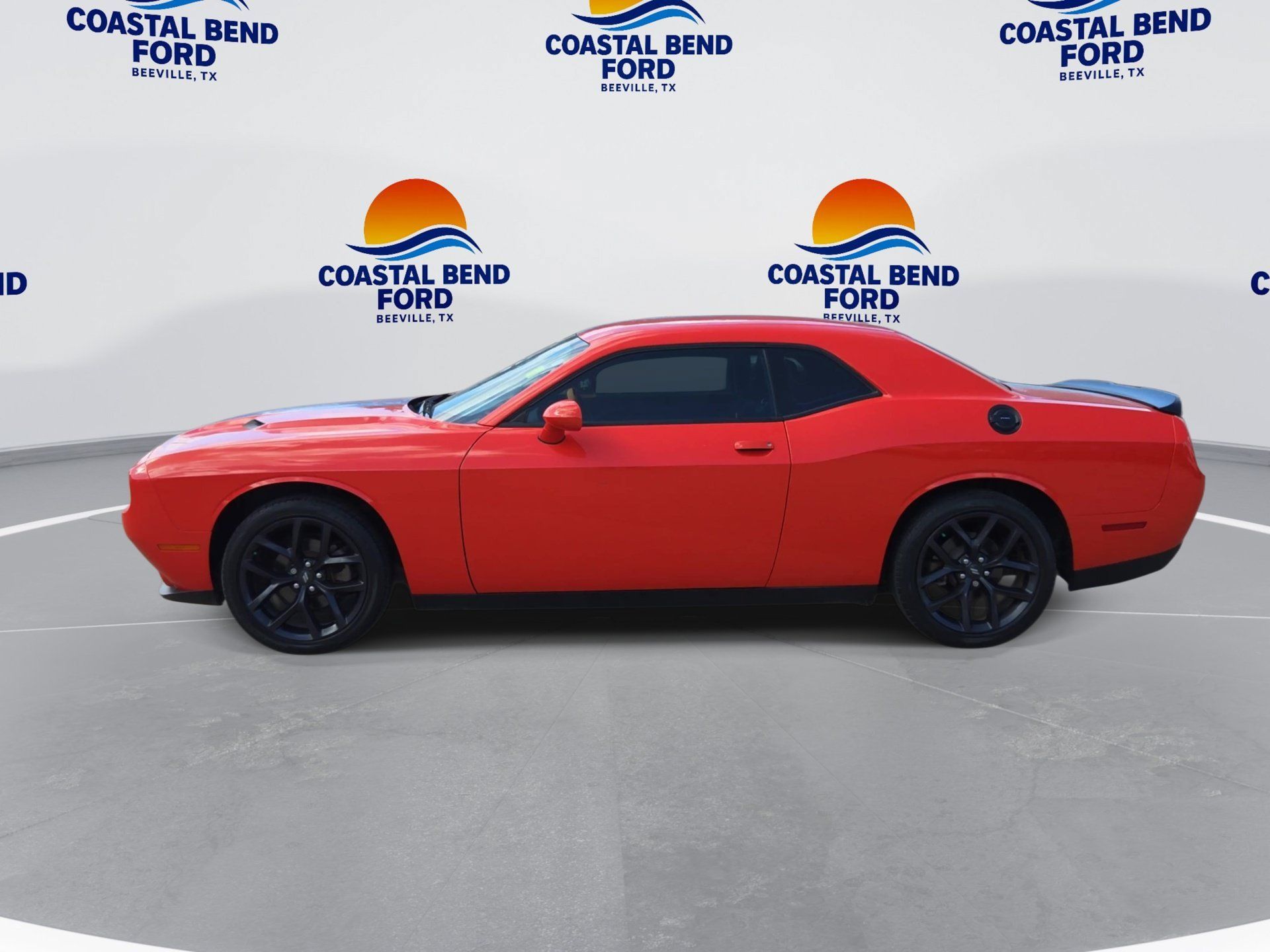 Used 2021 Dodge Challenger SXT w/ Blacktop Package RWD image 5