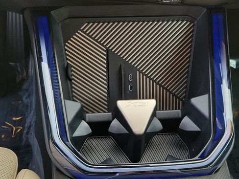 Used 2025 BMW X3 xDrive30i w/ Premium Package image 26