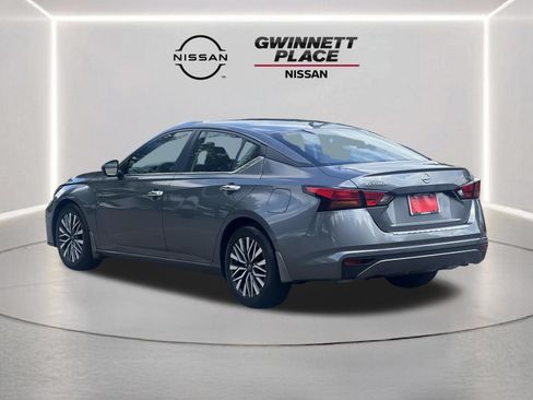 Certified 2023 Nissan Altima 2.5 SV FWD image 23