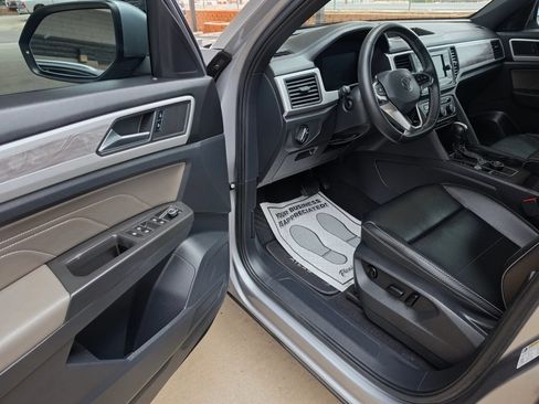 Used 2022 Volkswagen Atlas Cross Sport SE AWD/4WD image 14